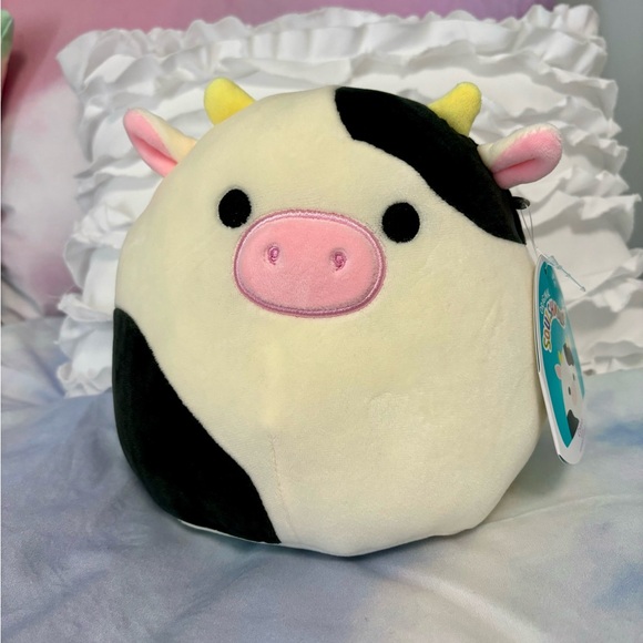 BNWT Connor the Cow Squishmallow - Picture 1 of 4